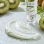 Orenzia Pure Intensive Brightening Cream with Kiwi Extract, Niacinamide and Kojic Acid 30g - Image 3